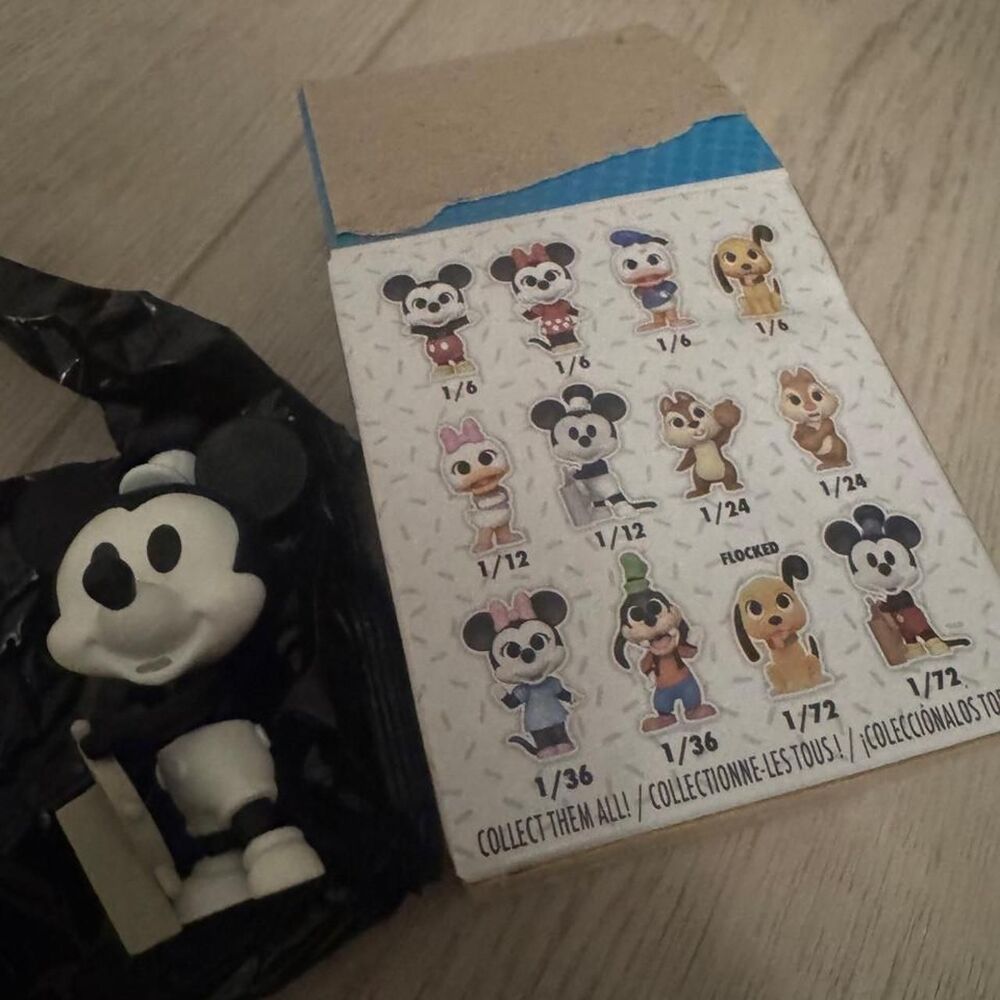 Disney Mickey Steamboat Willie blind box Figurine - just opened